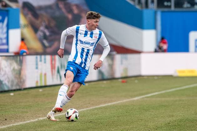 Rostock, Germany 22 February 2025 3 Liga 2024 2025 FC Hansa Rostock vs SG Dynamo Dresden In the picture Ryan Naderi Hansa Rostock DFB regulations prohibit any use of photographs as image sequences and or quasi video Copyright: xFotostandx xVoelkerx