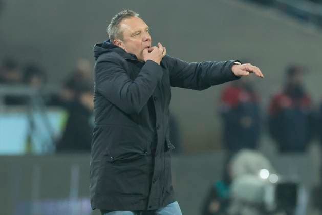 Coach Andre Breitenreiter Hannover 96 gestures, 2 Bundesliga, Hannover 96 vs SC Paderborn 07, Heinz von Heiden Arena on February 22, 2025 in Hanover, Germany Photo by Marco Steinbrenner DeFodi Images Coach Andre Breitenreiter Hannover 96 gestures, 2 Bundesliga, Hannover 96 vs SC Paderborn 07, Heinz von Heiden Arena, February 22, 2025 in Hanover, Germany Photo by Marco Steinbrenner DeFodi Images DFB DFL REGULATIONS PROHIBIT ANY USE OF PHOTOGRAPHS AS IMAGE SEQUENCES AND OR QUASI VIDEO