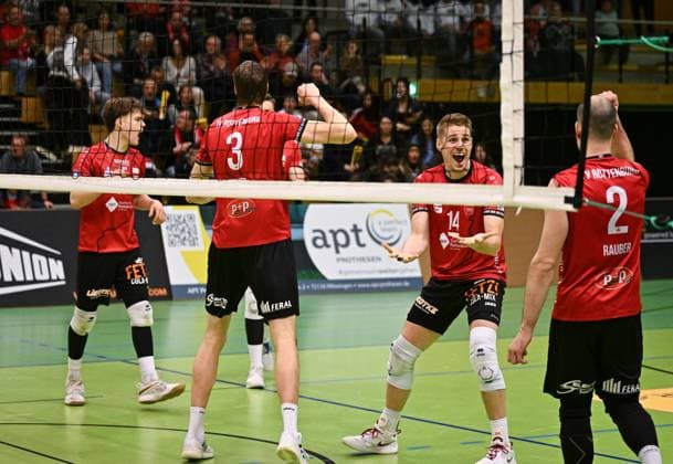Volleyball 2 Bundesliga Season 2024 2025 22 02 2024 TV Rottenburg SV Schwaig TEAMJUBEL TV Rottenburg Timon Schippmann 2 v re