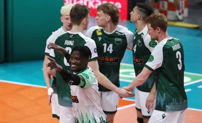 Timothy McIntosh, Anton Jung, Charles Figy, Kevin Kobrine, Yannick Harms cheer after winning points Joy Emotion Cheers Sport Volleyball Bundesliga Men Season 2024 2025 22 02 2025 BR Volleys Berlin BRV vs FW 1844 Freiburg