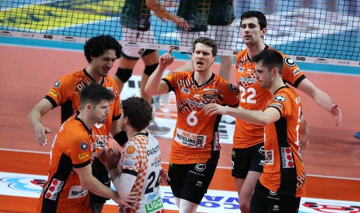 Ruben Schott, Nehemiah Mote, Kyle Dagostino, Johannes Tille, Jake Hanes, Moritz Reichert cheers joy emotion jubilation Sport Volleyball Bundesliga Men Season 2024 2025 22 02 2025 BR Volleys Berlin BRV vs FW 1844 Freiburg