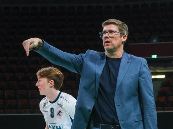 Lueneburgs coach Stefan HUEBNER HÜBNER Volleyball Bundesliga, Herrsching Lueneburg Volleyball Bundesliga, WWK Volleys Herrsching SVG Lüneburg 0 3, main round, season 2024 2025, on 22 02 2025 in Munich, B M W P A R K, Germany Source Copyright Credit Oryk HAIST xVOLLEYBALL-HERRSCHING-LUENEBURGx