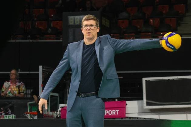 Lueneburgs coach Stefan HUEBNER HÜBNER Volleyball Bundesliga, Herrsching Lueneburg Volleyball Bundesliga, WWK Volleys Herrsching SVG Lüneburg 0 3, main round, season 2024 2025, on 22 02 2025 in Munich, B M W P A R K, Germany Source Copyright Credit Oryk HAIST xVOLLEYBALL-HERRSCHING-LUENEBURGx