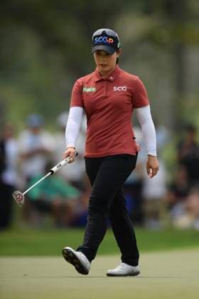 LPGA, Golf Damen Thailand 2025 Moriya Jutanugarn of Thailand lines up a putt during round 4 of the Honda LPGA Thailand 2025 at Siam Country Club Old Course in Pattaya, Chonburi, Thailand, on February 23, 2025. Pattaya Chonburi Thailand  Copyright: xVachiraxVachirax originalFilename:kalong-lpgathai250223_npjxV.jpg