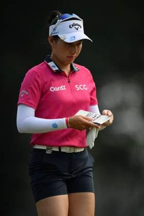 LPGA, Golf Damen Thailand 2025 Jeeno Thitikul of Thailand looks on during round 4 of the Honda LPGA Thailand 2025 at Siam Country Club Old Course in Pattaya, Chonburi, Thailand, on February 23, 2025. Pattaya Chonburi Thailand  Copyright: xVachiraxVachirax originalFilename:kalong-lpgathai250223_npxpj.jpg