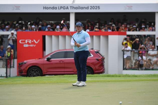 LPGA, Golf Damen Thailand 2025 Angel Yin of the USA plays her putt shot at the 18th hole during Round 4 of the Honda LPGA Thailand 2025 at Siam Country Club Old Course on February 23, 2025, in Pattaya, Chonburi, Thailand. Pattaya Chonburi Thailand  Copyright: xVachiraxVachirax originalFilename:kalong-lpgathai250223_npwXG.jpg