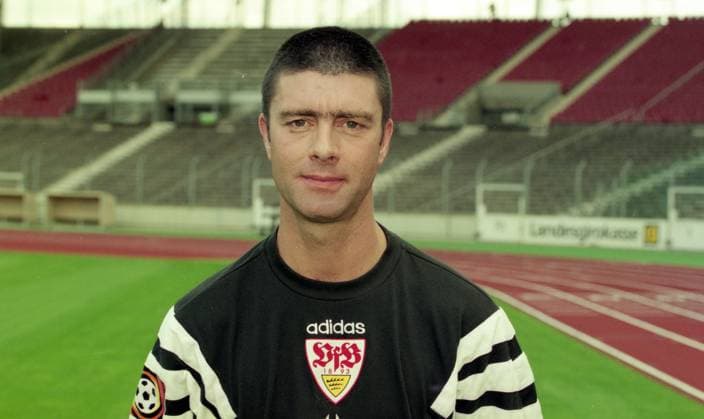 Archivbilder der Woche SPORT KW08 08.07.97 VfB Stuttgart Fototermin Saison 1997 1998 Deutschland, Stuttgart, 08.07.1997, Fussball, Bundesliga, VfB Stuttgart, Fototermin Saison 1997 1998: Joachim Löw (Trainer). *** 08 07 97 VfB Stuttgart photo session season 1997 1998 Germany, Stuttgart, 08 07 1997, Soccer, Bundesliga, VfB Stuttgart, Photo session season 1997 1998 Joachim Löw Trainer