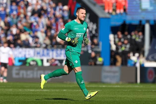 2025 02 23 xJFAx 2 Bundesliga 2024 25 23 Matchday SV Darmstadt 98 FC Schalke 04 v l , Goalkeeper, Goalkeeper Marcel Schuhen SV Darmstadt 98 Torjubel, Goal celebration, celebrate the goal DFL DFB REGULATIONS PROHIBIT ANY USE OF PHOTOGRAPHS as IMAGE SEQUENCES and or QUASI VIDEO Copyright: JoaquimxFerreira