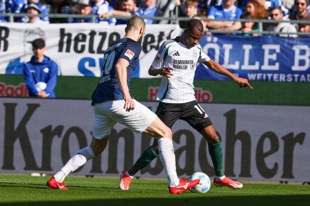 2025 02 23 xJFAx 2 Bundesliga 2024 25 23 Matchday SV Darmstadt 98 FC Schalke 04 v l , Aleksander Vukovic SV Darmstadt 98 , Pape Ba FC Schalke 04 Zweikampf, Action, Aktion, Battles for the Ball DFL DFB REGULATIONS PROHIBIT ANY USE OF PHOTOGRAPHS as IMAGE SEQUENCES and or QUASI VIDEO Copyright: JoaquimxFerreira