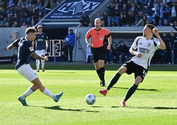 23 02 2025, xsltx, Soccer 2 Bundesliga, SV Darmstadt 98 FC Schalke 04 v l Luca Marseiler SV Darmstadt 98 , Janik Bachmann FC Schalke 04 DFL DFB REGULATIONS PROHIBIT ANY USE OF PHOTOGRAPHS as IMAGE SEQUENCES and or QUASI VIDEO