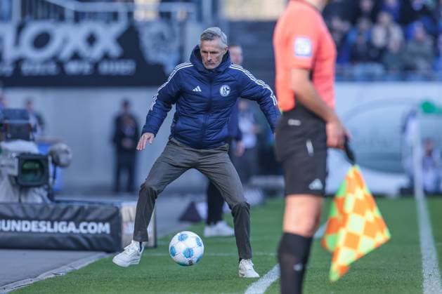 23 02 2025, Football, Season 2024 2025, 2 Bundesliga, Matchday 23, SV Darmstadt 98 FC Schalke 04, Head coach Kees van Wonderen FC Schalke 04 Darmstadt Böllenfalltor Hessen Germany xRHR PHOTO YYx Copyright: RHR-FOTOx RHR-FOTO YY