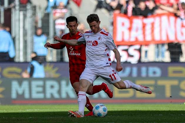 Cologne, Germany, 23 02 25 Shinta Appelkamp Fortuna Düsseldorf and Florian Kainz 1 FC Köln fighting for the ball during the 2 Bundesliga match between 1 FC Köln vs Fortuna Düsseldorf at RheinEnergieStadion Cologne RheinEnergieStadion North Rhine Westphalia Germany Copyright: xBrauer-Fotoagenturx xAdrianxSchlx