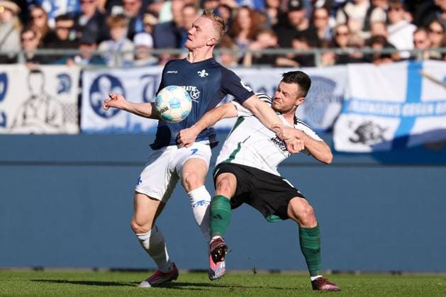 2025 02 23 xJFAx 2 Bundesliga 2024 25 23 Matchday SV Darmstadt 98 FC Schalke 04 v l , Isac Alexi Sivert Lidberg SV Darmstadt 98 , Adrian Gantenbein FC Schalke 04 , Zweikampf, Action, Aktion, Battles for the Ball DFL DFB REGULATIONS PROHIBIT ANY USE OF PHOTOGRAPHS as IMAGE SEQUENCES and or QUASI VIDEO Copyright: JoaquimxFerreira