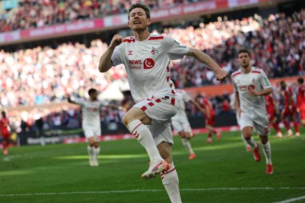 GER, 2 FBL, 1 FC Koeln vs Fortuna Duesseldorf 23 02 2025, Rheinenergie Stadion, Koeln, GER, 2 FBL, 1 FC Koeln vs Fortuna Duesseldorf , in the picture 1 0 for Koeln goal celebration jubilation, goal scorer Florian Kainz FC Koeln 11 , nordphotoxGmbHx xMeuter nph00351