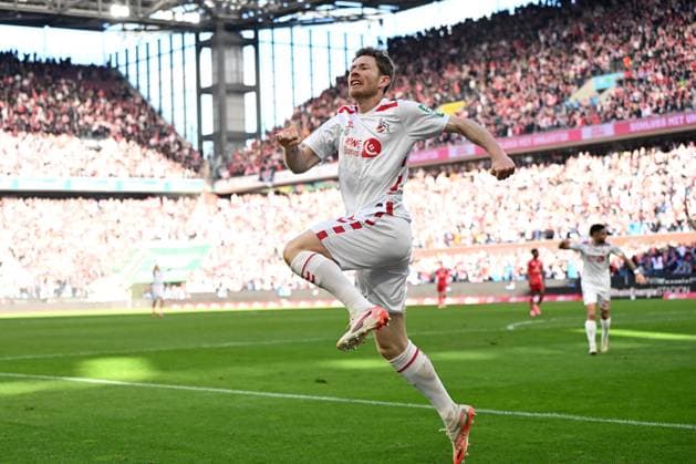 Florian Kainz 1 FC Koeln celebrates after scoring his team™s first goal during the 2 Bundesliga match between 1 FC Köln and Fortuna Düsseldorf at RheinEnergieStadion on February 23, 2025 in Cologne, Germany, Germany Photo by Ralf Treese DeFodi Images Florian Kainz 1 FC Koeln celebrates after scoring his team™s first goal during the 2 Bundesliga match between 1 FC Köln and Fortuna Düsseldorf at RheinEnergieStadion on February 23, 2025 in Cologne, Germany Photo by Ralf Treese DeFodi Images DFB DFL REGULATIONS PROHIBIT ANY USE OF PHOTOGRAPHS AS IMAGE SEQUENCES AND OR QUASI VIDEO Photo by Ralf Treese DeFodi Images