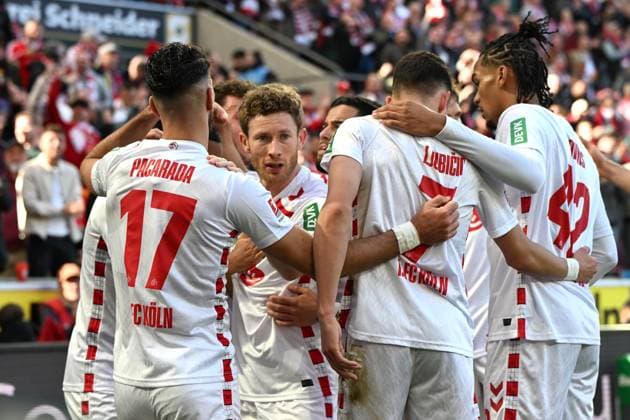 Florian Kainz 1 FC Koeln celebrates after scoring his team™s first goal with teammates during the 2 Bundesliga match between 1 FC Köln and Fortuna Düsseldorf at RheinEnergieStadion on February 23, 2025 in Cologne, Germany, Germany Photo by Ralf Treese DeFodi Images Florian Kainz 1 FC Koeln celebrates after scoring his team™s first goal with teammates during the 2 Bundesliga match between 1 FC Köln and Fortuna Düsseldorf at RheinEnergieStadion on February 23, 2025 in Cologne, Germany Photo by Ralf Treese DeFodi Images DFB DFL REGULATIONS PROHIBIT ANY USE OF PHOTOGRAPHS AS IMAGE SEQUENCES AND OR QUASI VIDEO Photo by Ralf Treese DeFodi Images