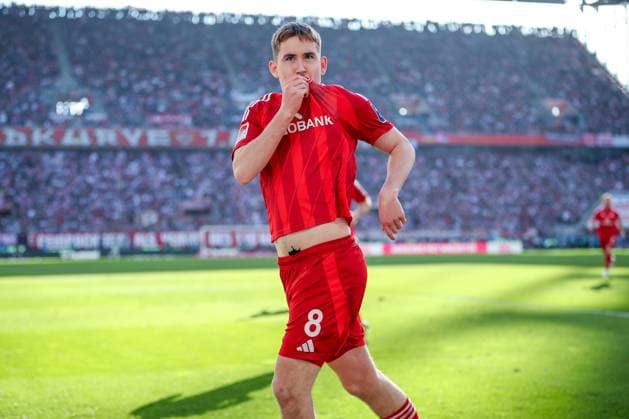 23 02 2025, Fußball, 1 FC Köln Fortuna Düsseldorf, 2 Fußball Bundesliga, 23 Spieltag, RheinEnergie STADION, Saison 2024 2025 Torjubel nach dem 1 1 Ausgleich durch Isak Johannesson Fortuna Düsseldorf 8 nach Elfmeter DFB regulations prohibit any use of photographs as image sequences and or quasi video Nordrhein Westfalen Germany