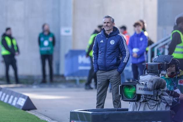 23 02 2025, Football, Season 2024 2025, 2 Bundesliga, Matchday 23, SV Darmstadt 98 FC Schalke 04, Head coach Kees van Wonderen FC Schalke 04 Darmstadt Böllenfalltor Hessen Germany xRHR PHOTO YYx Copyright: RHR-FOTOx RHR-FOTO YY