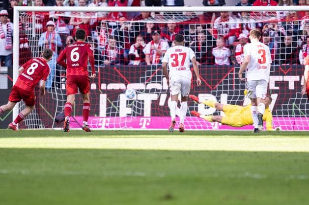 GER, 2 FBL, 1 FC Köln Koeln vs Fortuna Düsseldorf Duesseldorf 23 02 2025, Rheinenergie Stadion, Köln, GER, 2 FBL, 1 FC Köln Koeln vs Fortuna Düsseldorf Duesseldorf In the picture Goal by Ãsak Bergmann Johannesson Isak Johannesson Fortuna Düsseldorf Fortuna Duesseldorf, 8 to 1 1 nordphotoxGmbHxx xChristianxSchulze nph000300