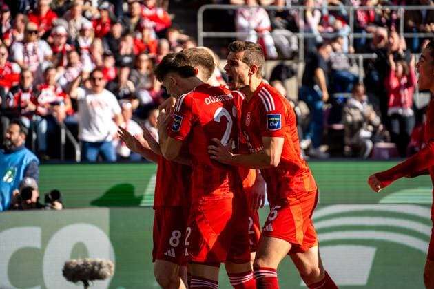 Celebration after the 1 1 by Johannesson Isak Bergmann Fortuna Duesseldorf, 08 1 FC Koeln vs Fortuna Duesseldorf, Football, 2 Bundesliga, Matchday 23, Season 2024 2025, 23 02 2025 1 FC Koeln vs Fortuna Duesseldorf, Football, 2 Bundesliga, Matchday 23, Season 2024 2025, 23 02 2025 Koeln Copyright: xEibner-Pressefoto JustinxDerondex EP_JDU