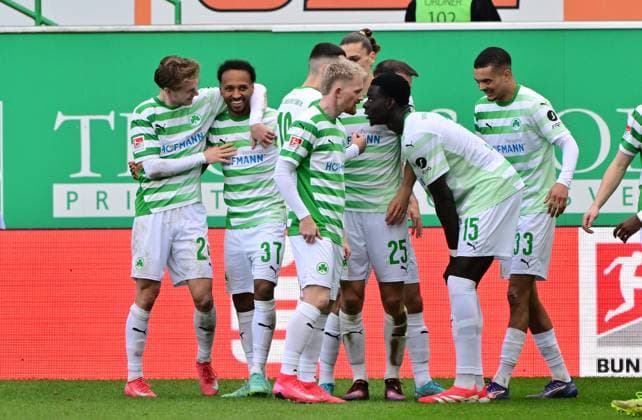23 02 2025 Soccer Season 2024 2025 2 Soccer Bundesliga 23 Matchday SpVgg Greuther Fürth Kleeblatt BTSV Eintracht Braunschweig Sportfoto Zink MeZi xmexzix DFL regulations prohibit any use of photographs as image sequences and or quasi video only for editorial use Torjubel Jubel nach Treffer Tor Torschuß zum 2 0 durch Julian Green 37, SpVgg Greuther Fürth