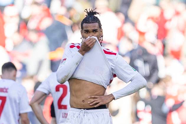 2. Fußball Bundesliga: 1. FC Köln - Fortuna Düsseldorf, 23.02.2025 Damion Downs (1. FC Köln, 42) hadert mit dem Unentschieden. 2. Fußball Bundesliga, 1. FC Köln - Fortuna Düsseldorf, 23. Spieltag, am 23.02.2025, RheinEnergie-Stadion, Köln. DFL regulations prohibit any use of photographs as image sequences and or quasi-video Copyright: xBEAUTIFULxSPORTS Meuselx