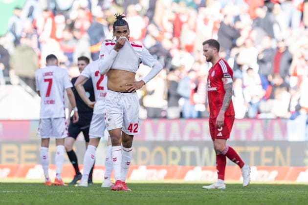 2 Fußball Bundesliga 1 FC Köln Fortuna Düsseldorf, 23 02 2025 Damion Downs 1 FC Köln, 42 hadert mit dem Unentschieden 2 Fußball Bundesliga, 1 FC Köln Fortuna Düsseldorf, 23 Spieltag, am 23 02 2025, RheinEnergie Stadion, Köln DFL regulations prohibit any use of photographs as image sequences and or quasi video Copyright: xBEAUTIFULxSPORTS Meuselx