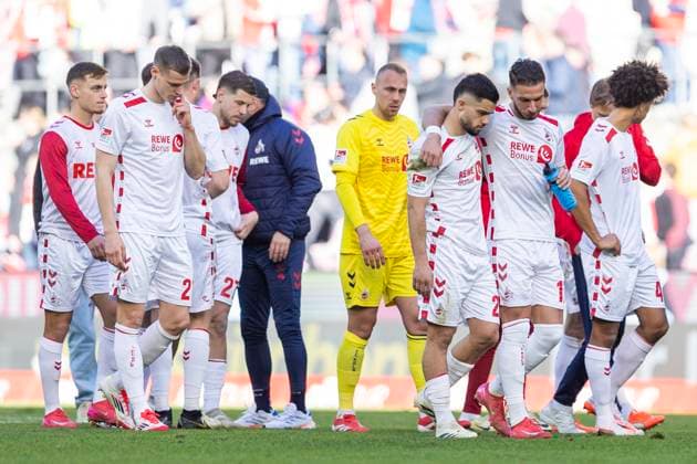2 Fußball Bundesliga 1 FC Köln Fortuna Düsseldorf, 23 02 2025 Leart Pacarada 1 FC Köln, 17 with Jusuf Gazibegovic 1 FC Köln, 25 in arm 2 Fußball Bundesliga, 1 FC Köln Fortuna Düsseldorf, 23 Spieltag, am 23 02 2025, RheinEnergie Stadion, Köln DFL regulations prohibit any use of photographs as image sequences and or quasi video Copyright: xBEAUTIFULxSPORTS Meuselx