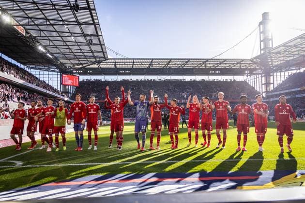 2 Soccer Bundesliga 1 FC Köln Fortuna Düsseldorf, 23 02 2025 The players of Fortuna Düsseldorf celebrate with their fans after the match Cologne, 23 02 2025 1 FC Köln Fortuna Düsseldorf 23 Matchday of 2 Soccer Bundesliga , 1 FC Köln Fortuna Düsseldorf at the Rhein Energie Stadion in Cologne DFL REGULATIONS PROHIBIT ANY USE OF PHOTOGRAPHS AS IMAGE SEQUENCES AND OR QUASI VIDEO Copyright: xBEAUTIFULxSPORTS LeahxKohringx