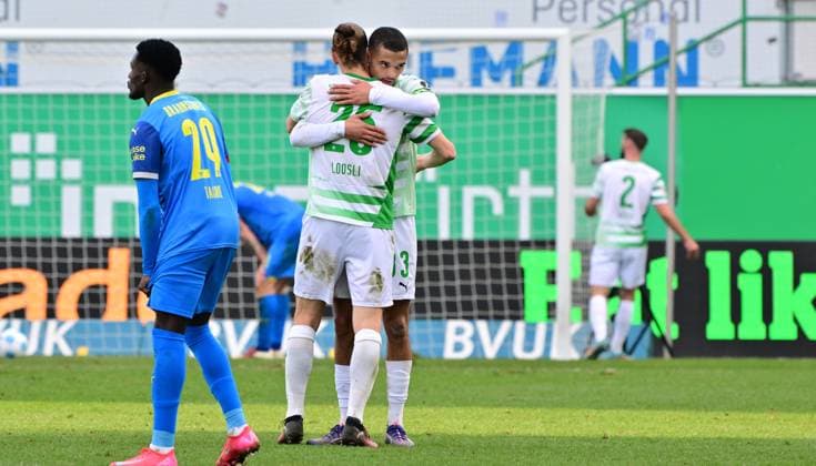 23 02 2025 Soccer season 2024 2025 2 Soccer Bundesliga 23 Matchday SpVgg Greuther Fürth Kleeblatt BTSV Eintracht Braunschweig Sportfoto Zink MeZi xmexzix DFL regulations prohibit any use of photographs as image sequences and or quasi video only for editorial use Noah Loosli 25, SpVgg Greuther Fürth Maximilian Solomon Dietz 33, SpVgg Greuther Fürth Jubel Freude Richmond Tachie 29, Eintracht Braunschweig BTSV EBS disappointed disappointment