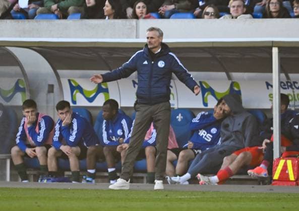 23 02 2025, xsltx, Soccer 2 Bundesliga, SV Darmstadt 98 FC Schalke 04 v l A perplexed Kees van Wonderen Head Coach FC Schalke 04 DFL DFB REGULATIONS PROHIBIT ANY USE OF PHOTOGRAPHS as IMAGE SEQUENCES and or QUASI VIDEO