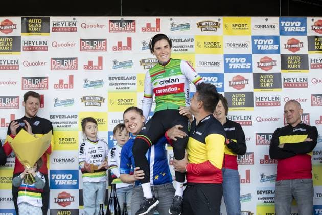 Belgian Sanne Cant pictured during a farewell celebration after the women s elite race at the Sluitingsprijs Oostmalle cyclocross race, Sunday 23 February 2025, in Oostmalle, the last race of the 2024-2025 cyclocross season. KRISTOFxVANxACCOM  x113101320x