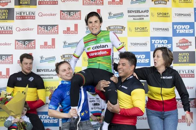 Belgian Sanne Cant pictured during a farewell celebration after the women s elite race at the Sluitingsprijs Oostmalle cyclocross race, Sunday 23 February 2025, in Oostmalle, the last race of the 2024-2025 cyclocross season. KRISTOFxVANxACCOM  x113101342x