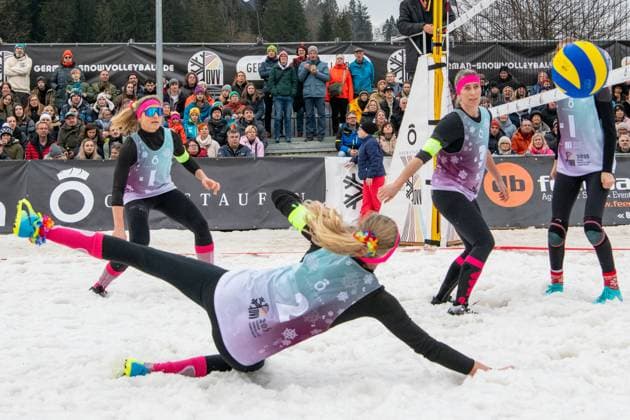 German Snow Volleyball Championships German Snow Volleyball Champions 2025 Nelly Barber, Melanie Gernert, Lydia Scherber from Füchse Berlin Reinickendorf against Michi Henry SV Lohhof , Agantha Leiner SV Lohhof and Eva Schilf TSV Sonthofen foreground Agatha Leiner Oberstaufen Bavaria Germany Allgäu