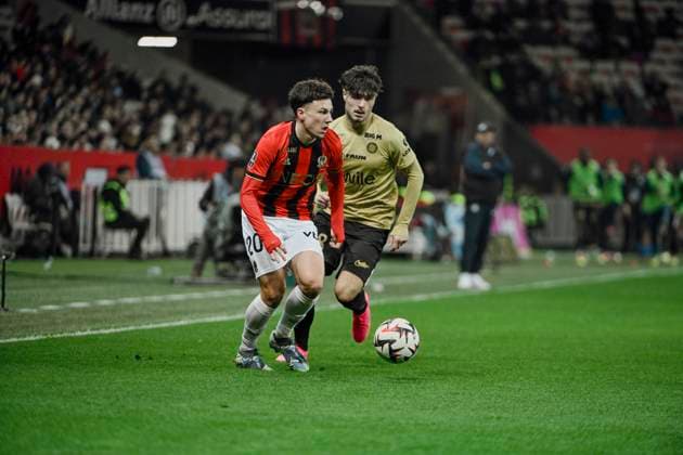 FOOTBALL : Nice vs Montpellier - ligue 1 - 23 2 25 Nice s defender 20 Tom Louchet and Montpellier s forward 18 Nicolas Pays during the during the French L1 football match between Nice (OGCN) and Montpellier (MHSC) at Allianz Riviera Stadium of Nice, south France, on February 23, 2025. NICEFrance  Copyright: xfredxDIDES psnewzx