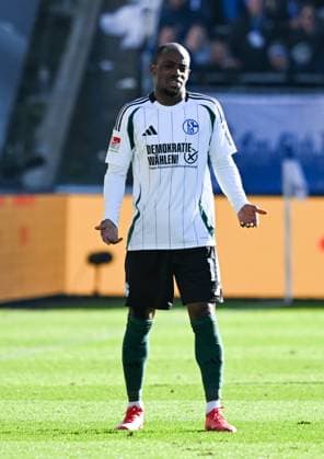 23 02 2025, xsltx, Soccer 2 Bundesliga, SV Darmstadt 98 FC Schalke 04 v l Christopher Antwi Adjei FC Schalke 04 DFL DFB REGULATIONS PROHIBIT ANY USE OF PHOTOGRAPHS as IMAGE SEQUENCES and or QUASI VIDEO