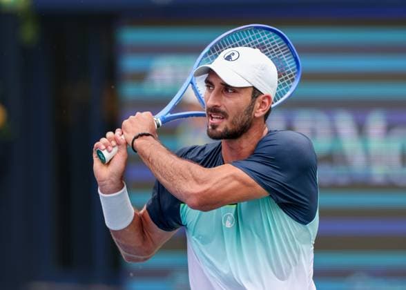 Hady Habib LBN , Dubai Duty Free Tennis Championships, Dubai, U A E Tennis Dubai Tennis Championships 2025 ATP Dubai Duty Free Tennis Stadium Dubai United Arab Emirates 24 February 2025 Copyright: xJuergenxHasenkopfx