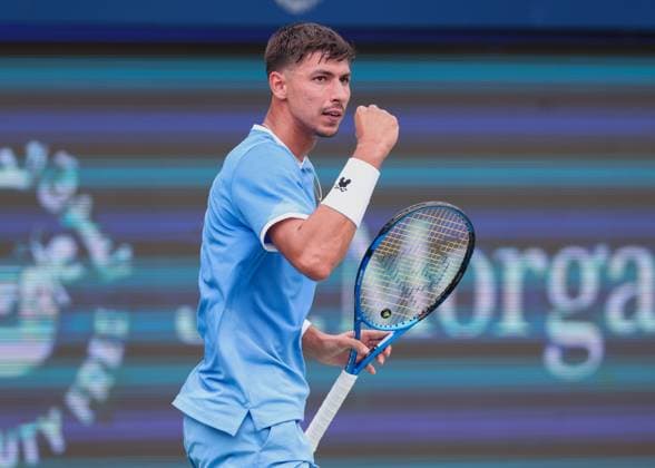 Alexei Popyrin makes a fist and cheers, cheers, joy, emotion, Dubai Duty Free Tennis Championships, Dubai, U A E Copyright: xJuergenxHasenkopfx