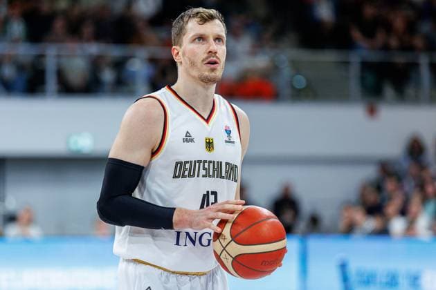 Andreas Obst Germany, 42 , single picture, single photo, portrait, portraet, free throw, Germany vs Bulgaria, basketball, FIBA EuroBasket 2025 Qualifiers, Group D match day 6, 23 02 2025 Germany vs Bulgaria, basketball, FIBA EuroBasket 2025 Qualifiers, Group D match day 6, 23 02 2025 Bamberg Copyright: xEibner-Pressefoto G.xSantemizx EP_GSZ