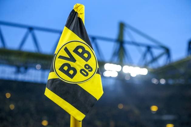 19 02 2025, Football, UEFA Champions League, Borussia Dortmund Sporting Lisbon, Signal Iduna Park, Knockout phase play offs, Season 2024 2025 Feature corner flag with logo Crest emblem BVB 09 club logo North Rhine-Westphalia Germany