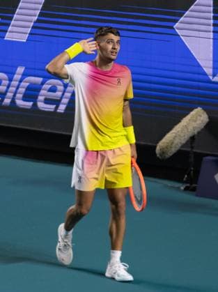 (250225) -- ACAPULCO, Feb. 25, 2025 -- Flavio Cobolli of Italy reacts during the men s singles round of 32 match against Ben Shelton of the United States at the 2025 ATP, Tennis Herren Mexican Open tennis tournament in Acapulco, Mexico, Feb. 24, 2025. ) (SP)MEXICO-ACAPULCO-TENNIS-ATP-MEXICAN OPEN LixMengxin 