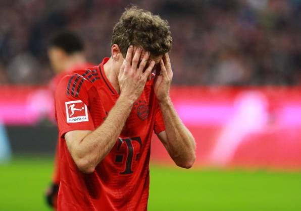 25 Thomas Müller FCB after the duel against 13 Rasmus Kristensen Frankfurt Portraet, portrait, pain, headache, gestures, gesticulates Football 1 BL FC Bayern Munich Eintracht Frankfurt 23 02 2025 Allianz Arena PHOTO Mladen Lackovic LakoPress