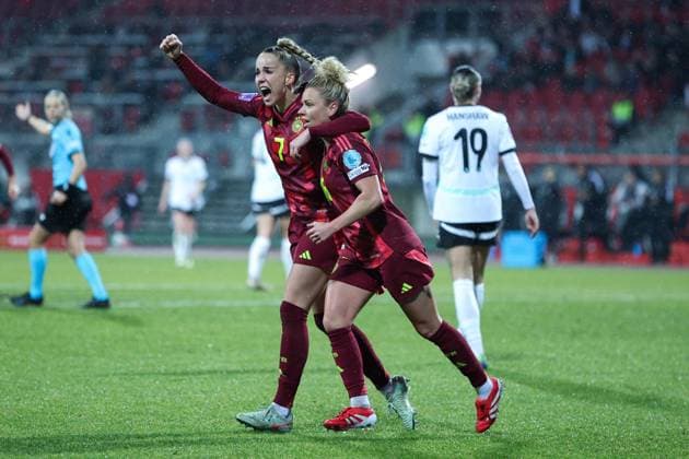 Sport Themen der Woche KW09 Sport Bilder des Tages Fußball UEFA Nations League Damen Nationalmannschaft Länderspiel Deutschland - Österreich am 25.02.2025 im Max-Morlock-Stadion in Nürnberg Torjubel Jubel zum 2:1 durch Linda Dallmann ( Deutschland ) DFB regulations prohibit any use of photographs as image sequences and or quasi-video. *** Soccer UEFA Nations League Womens National Team International match Germany Austria on 25 02 2025 at Max Morlock Stadium in Nuremberg Goal celebration to 2 1 by Linda Dallmann Germany DFB regulations prohibit any use of photographs as image sequences and or quasi video xMSx