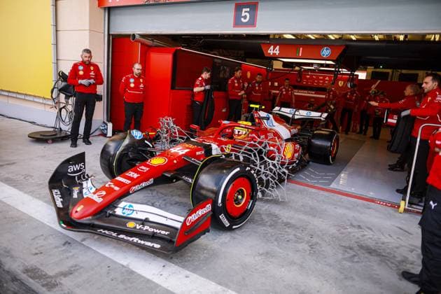 Sport Themen der Woche KW09 Sport Bilder des Tages F1 - PRE-SEASON TESTING 2025 - BAHRAIN 44 HAMILTON Lewis (gbr), Scuderia Ferrari SF-25, action during the Formula 1 Aramco pre-season testing 2025 of the 2025 FIA Formula One World Championship, WM, Weltmeisterschaft from February 26 to 28, 2025 on the Bahrain International Circuit, in Sakhir, Bahrain - SakhirBahrain  Copyright: xEricxAlonsox