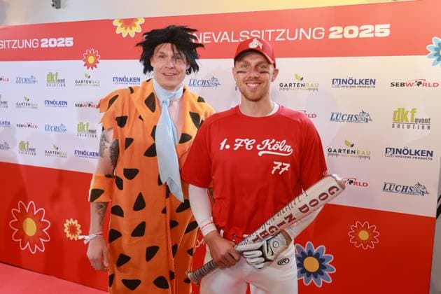 1 FC Köln 1 FC Köln, carnival meeting, from left Mathias Köbbing, Marvin Schwäbe 1 FC Köln , 25 02 2025 Image