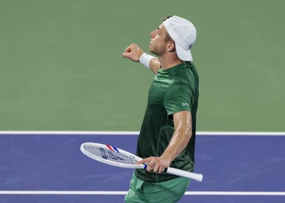 Tallon Griekspoor cheers after the victory, cheers, joy, emotion Dubai Duty Free Tennis Championships, Dubai, U A E Tennis Dubai Tennis Championships 2025 ATP 500 Dubai Duty Free Tennis Stadium Dubai United Arab Emirates 26 February 2025 Copyright: xJuergenxHasenkopfx