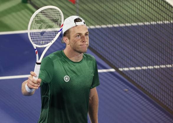 Tallon Griekspoor waves and thanks the crowd, fans after winning, Dubai Duty Free Tennis Championships, Dubai, U A E Tennis Dubai Tennis Championships 2025 ATP 500 Dubai Duty Free Tennis Stadium Dubai United Arab Emirates 26 February 2025 Copyright: xJuergenxHasenkopfx
