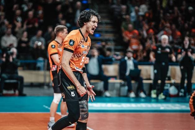 Volleyball Men Season 2024 2025 CEV Champions League 2025 Playoffs CLVM 92 Berlin Recycling Volleys vs SVG Lüneburg 26 02 2025 Nehemiah Mote 5 BERLIN RECYCLING Volleys cheers Berlin Max Schmeling Halle Berlin Germany