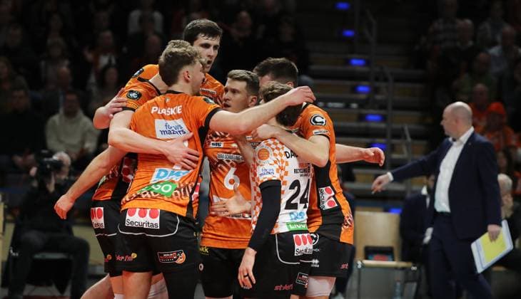 Simon Plaskie, Jake Hanes, Johannes Tille, Kyle Dagostino, Ruben Schott celebrating after winning points Sport Volleyball CL Champions League round of 16 mens season 2024 2025 26 02 2025 BR Volleys Berlin BRV vs SVG Lüneburg