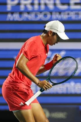 (250227) -- ACAPULCO, Feb. 27, 2025 -- Learner Tien of the United States celebrates during the men s singles round of 16 match against Alexander Zverev of Germany at the 2025 ATP, Tennis Herren Mexican Open tennis tournament in Acapulco, Mexico, Feb. 26, 2025. (Photo by Xinhua) (SP)MEXICO-ACAPULCO-TENNIS-ATP-MEXICAN OPEN-MEN S SINGLES FranciscoxCanedo 
